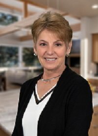 Lavonne Broadbent, Broker